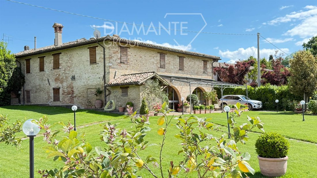 Farm Ranch in Montefalco, Umbria, Italy 1 - 17989476