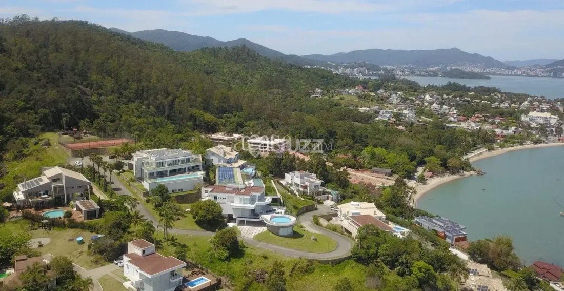 Condo in Florianópolis, State of Santa Catarina, Brazil 1 - 17985868