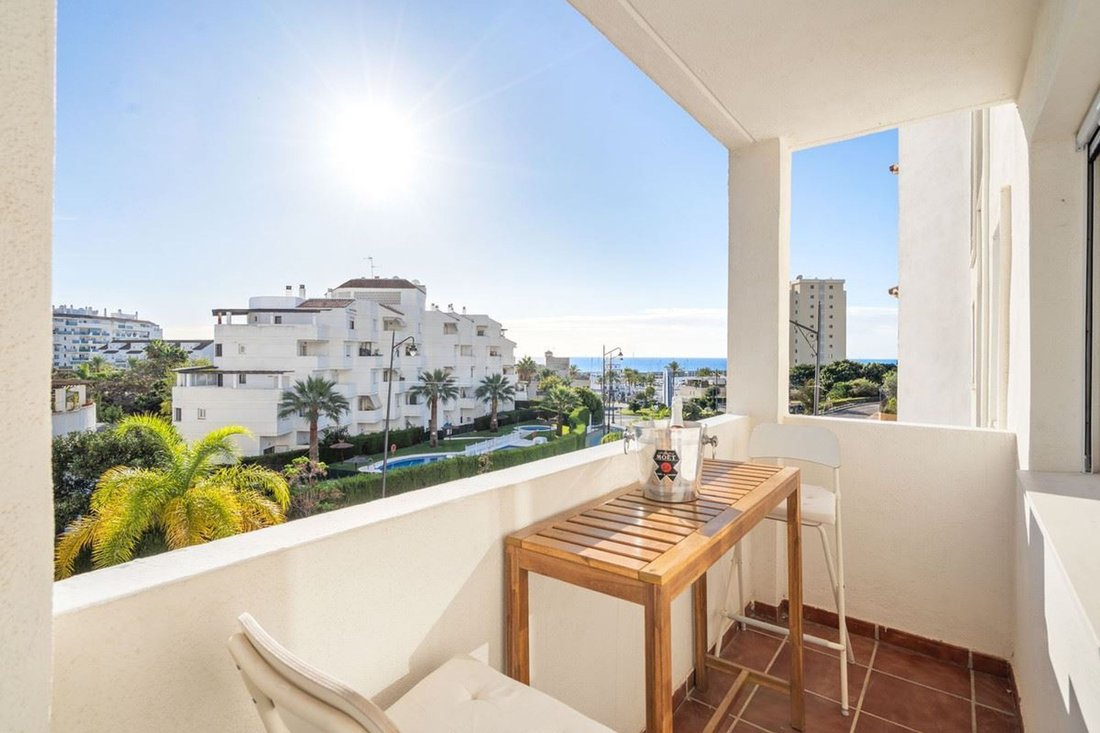 Apartment in Estepona, Andalusia, Spain 1 - 17986393