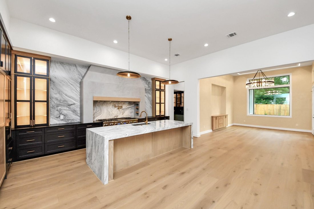 House in Houston, Texas, United States 2 - 17988962