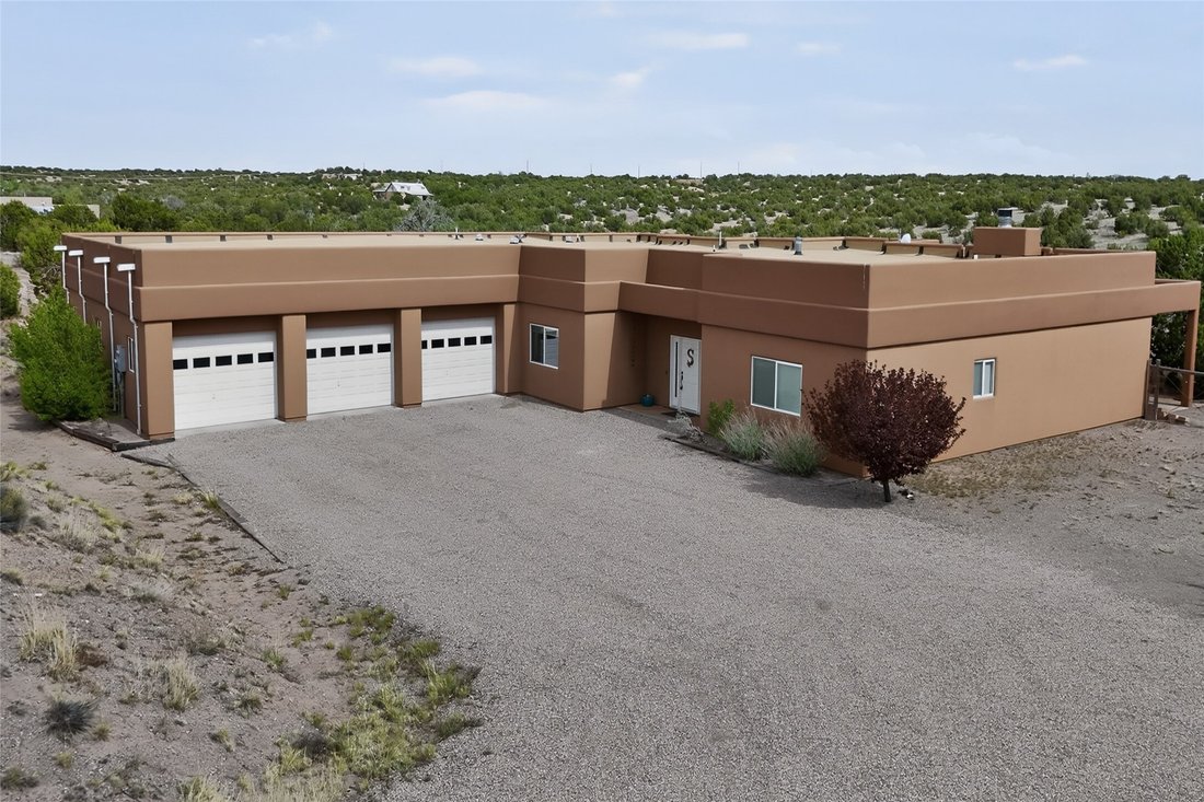 House in Santa Fe, New Mexico, United States 2 - 17987217