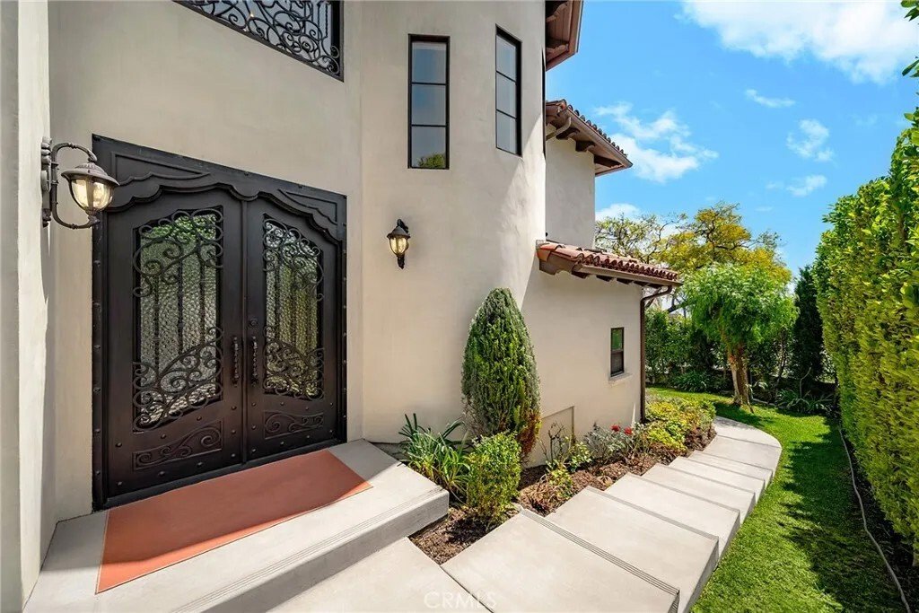 House in Burbank, California, United States 5 - 17985196