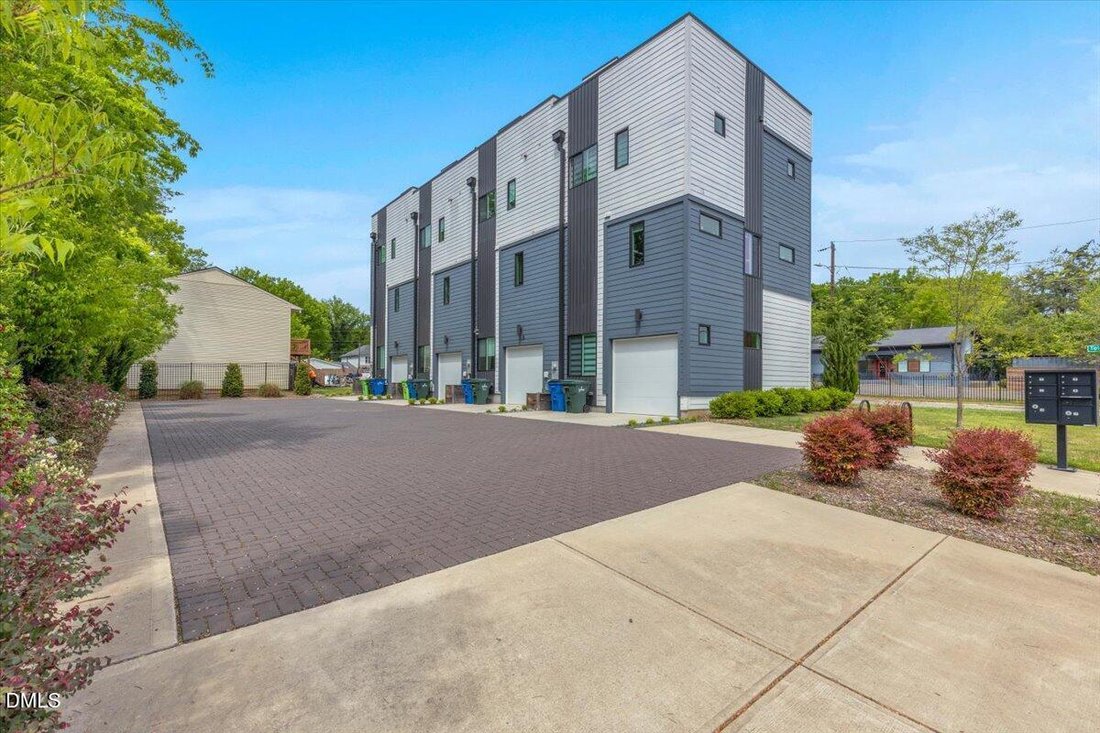 Townhouse in Raleigh, North Carolina, United States 3 - 17984668