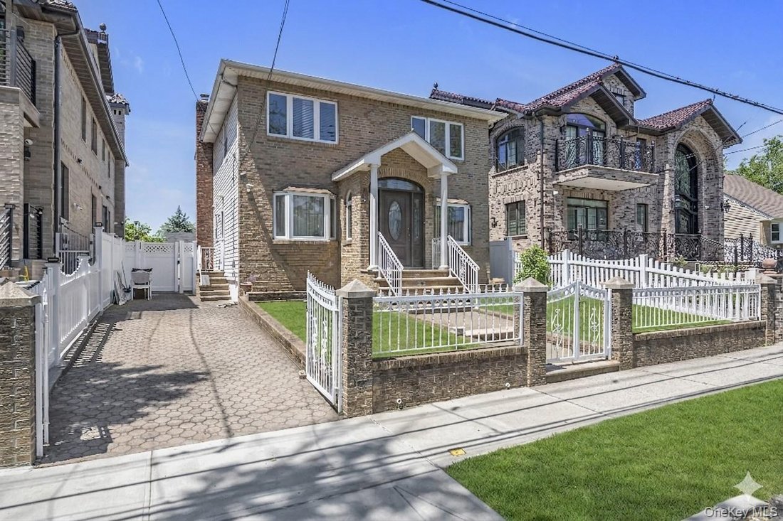 House in New York, New York, United States 2 - 17937126