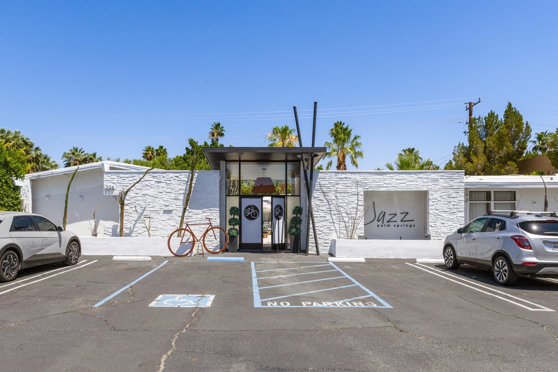 Palm Springs, California, United States 3 - 17989184