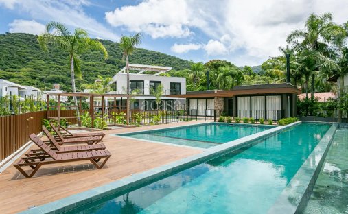 Condo in Florianópolis, State of Santa Catarina, Brazil 1