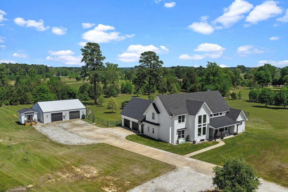 House in Gilmer, Texas, United States 3 - 17791996