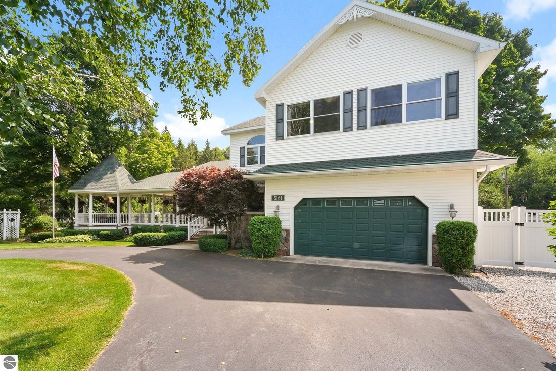 House in Traverse City, Michigan, United States 2 - 17990245