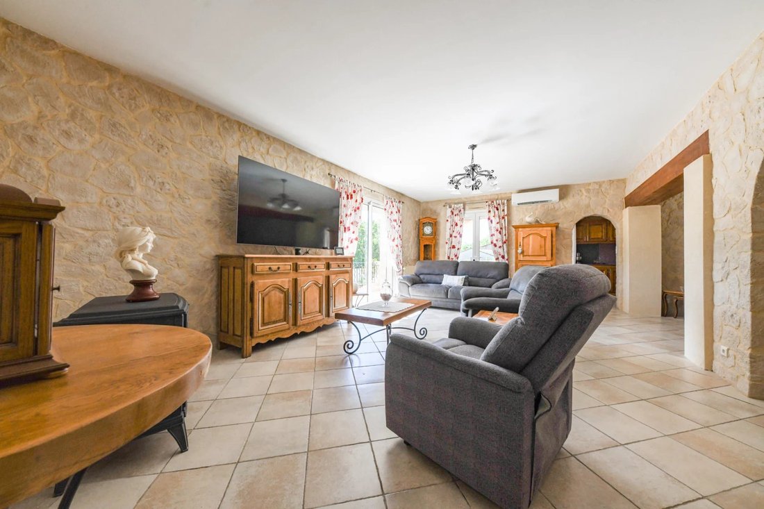 Villa in Uzès, Occitania, France 3 - 17986038