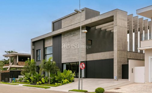 House in Florianópolis, State of Santa Catarina, Brazil 1