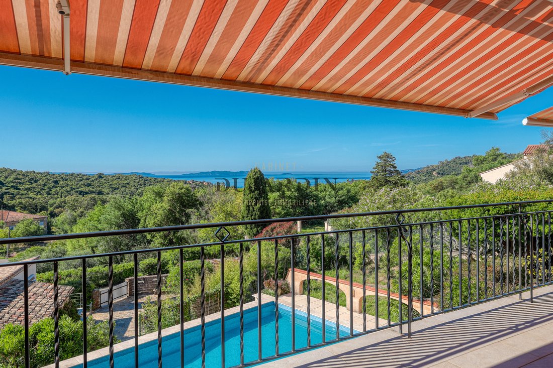 Castle in Le Lavandou, Provence-Alpes-Côte d'Azur, France 1 - 17839637