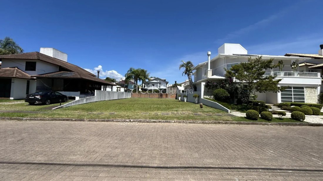 Land in Florianópolis, State of Santa Catarina, Brazil 1 - 17986725