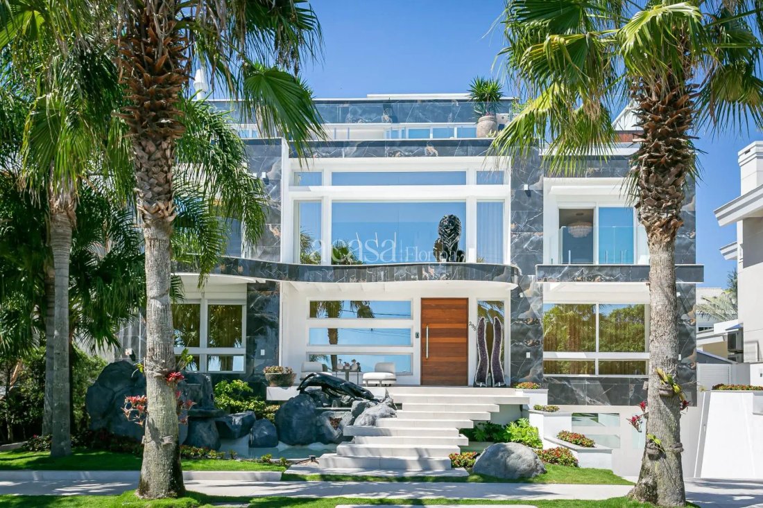 House in Florianópolis, State of Santa Catarina, Brazil 2 - 17985807