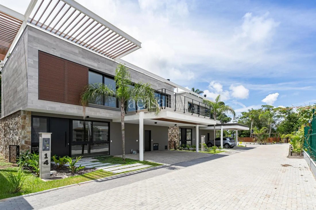Condo in Florianópolis, State of Santa Catarina, Brazil 2 - 17985821