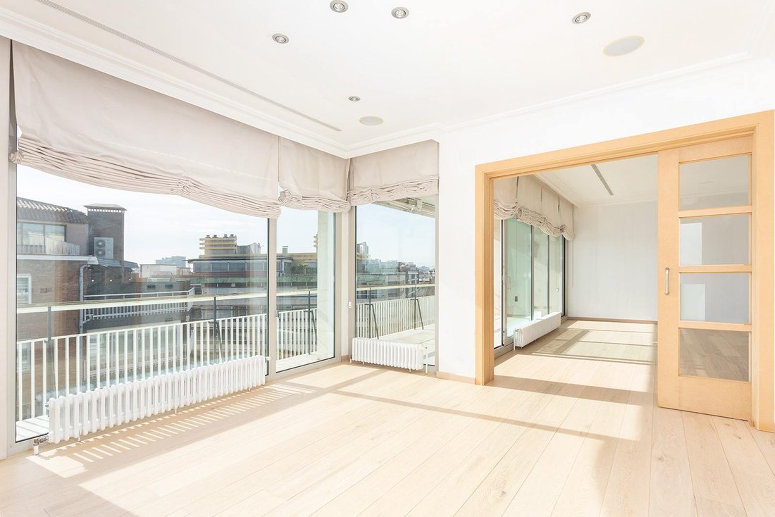 Apartment in Sarrià-Sant Gervasi, Barcelona, Spain 3 - 17984922