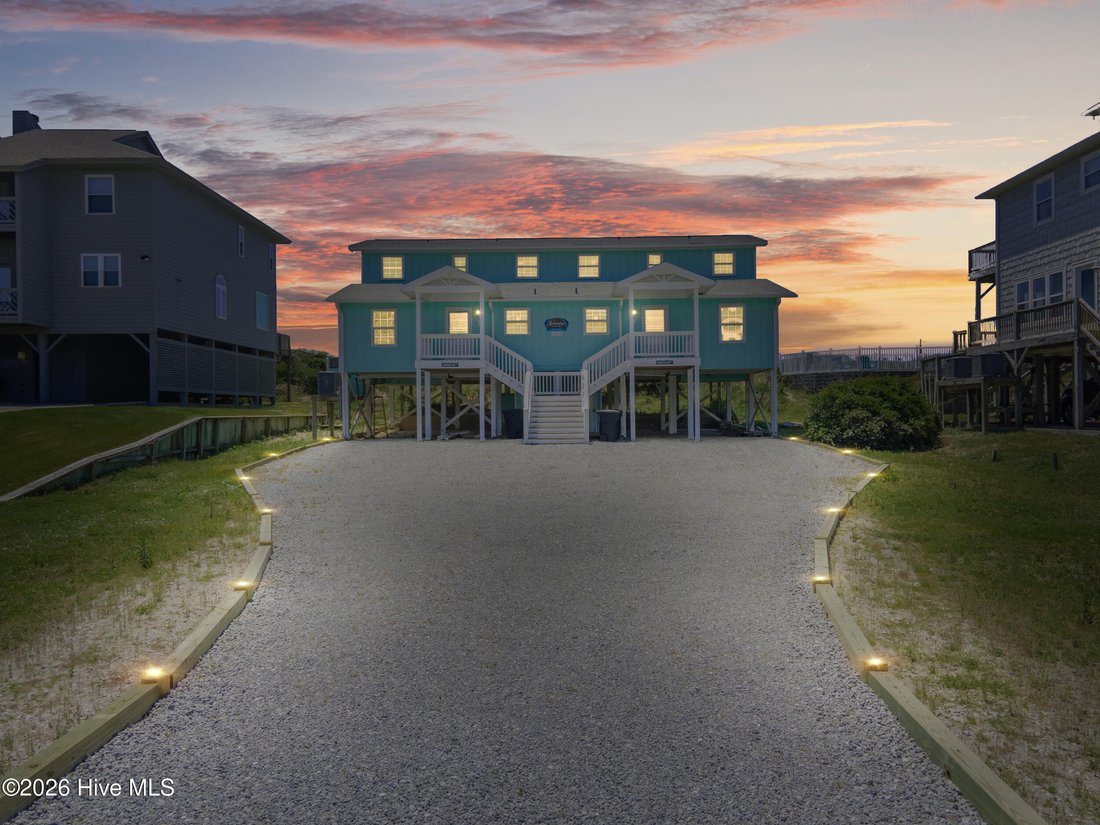 Apartment in Emerald Isle, North Carolina, United States 1 - 16963274
