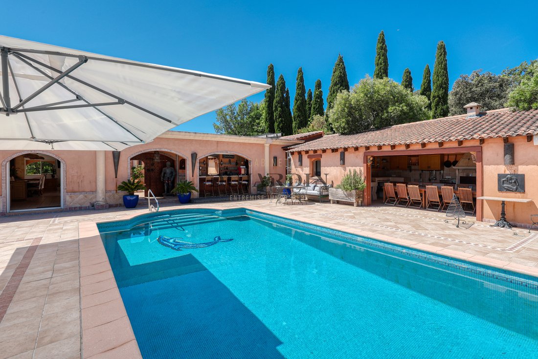 Villa in Nord Est, Bormes-les-Mimosas, France 1 - 17989011