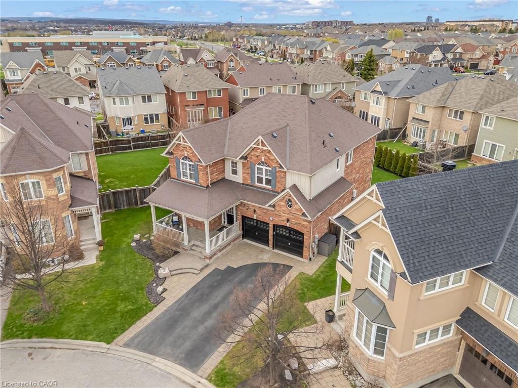 House in Milton, Ontario, Canada 2 - 17984023