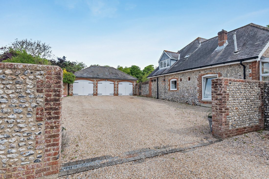 House in Cokeham, Lancing, England 3 - 17987735