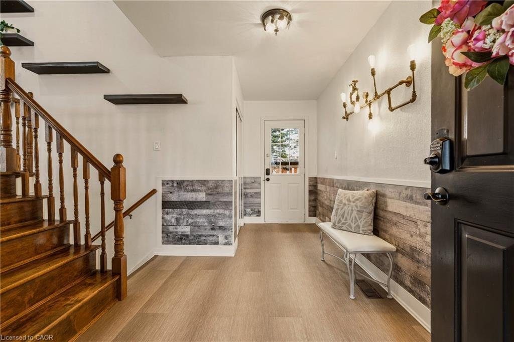 House in Hamilton, Ontario, Canada 5 - 17984054