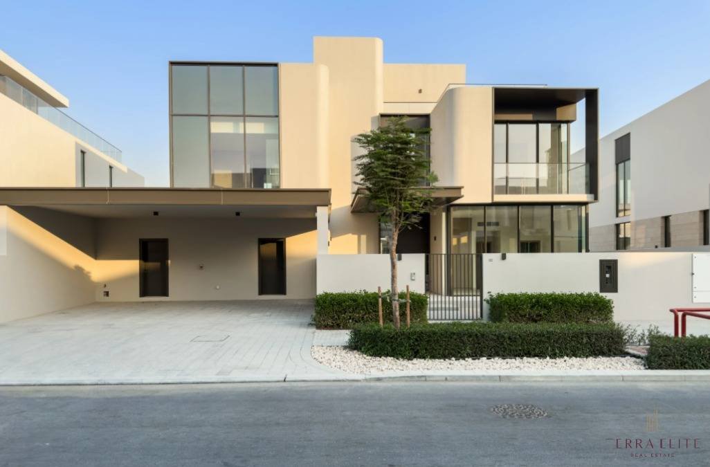 Villa in Hadaeq Sheikh Mohammed Bin Rashid, Dubai, United Arab Emirates 1 - 17985352