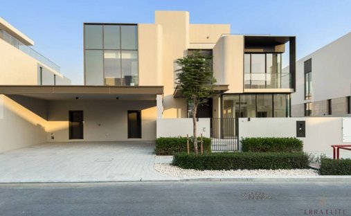 Villa in Hadaeq Sheikh Mohammed Bin Rashid, Dubai, United Arab Emirates 1