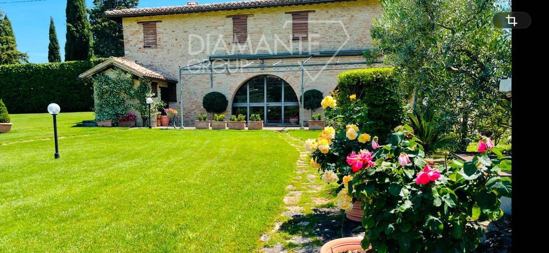 Farm Ranch in Montefalco, Umbria, Italy 3 - 17989476