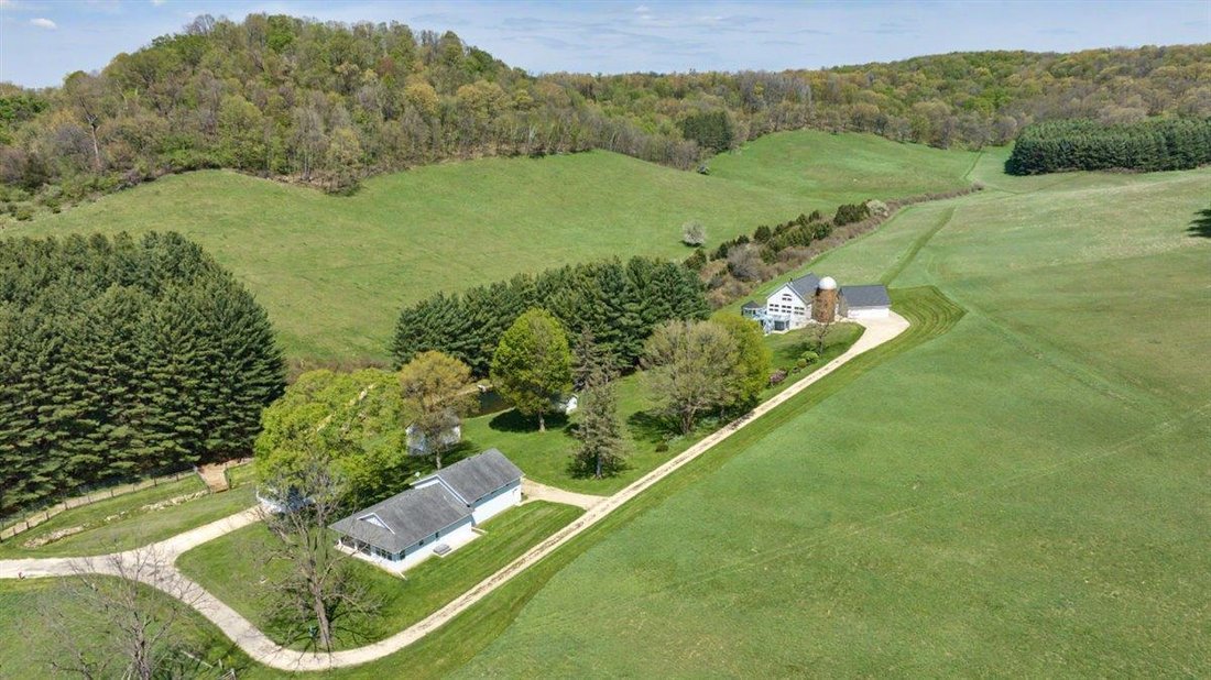 House in Richland Center, Wisconsin, United States 4 - 17984914
