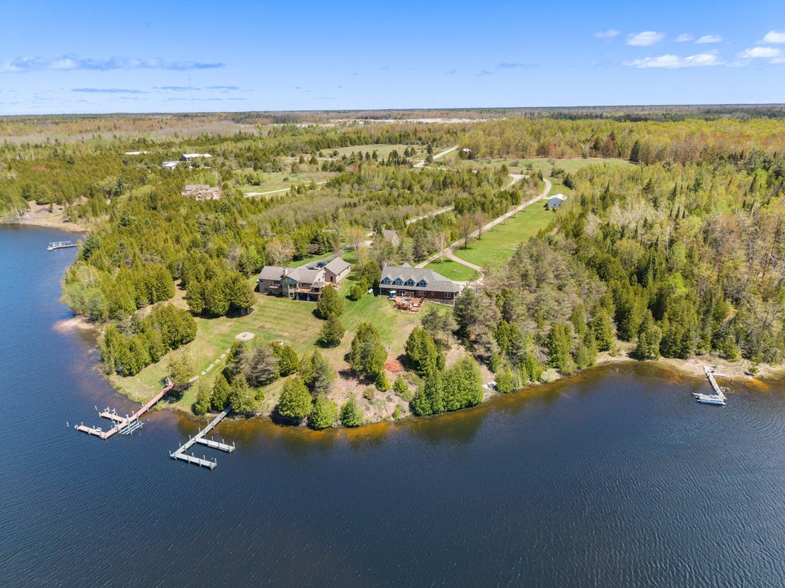 House in Cheboygan, Michigan, United States 2 - 17141411