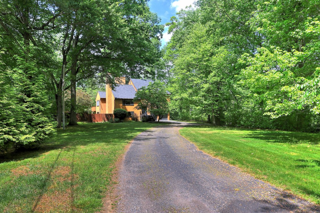 House in Stratford, Connecticut, United States 2 - 17984309