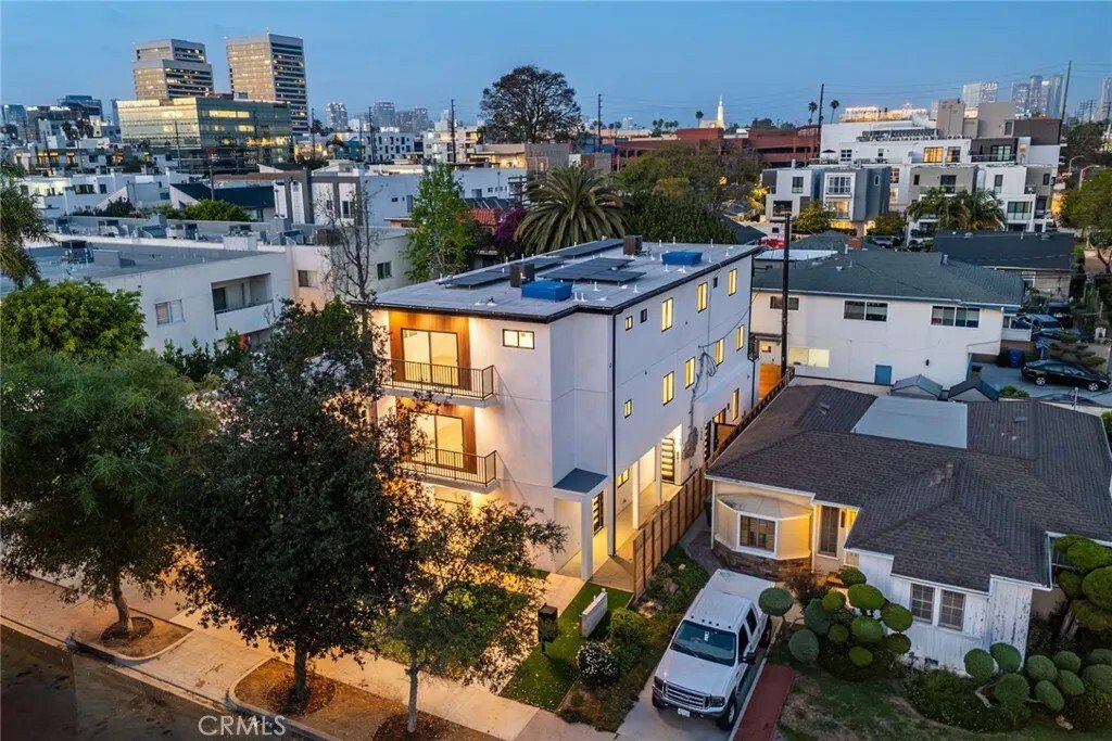 Los Angeles, California, United States 2 - 17993230