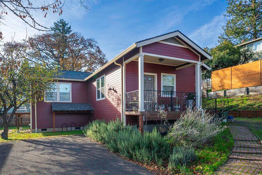 House in Ashland, Oregon, United States 5 - 17990965
