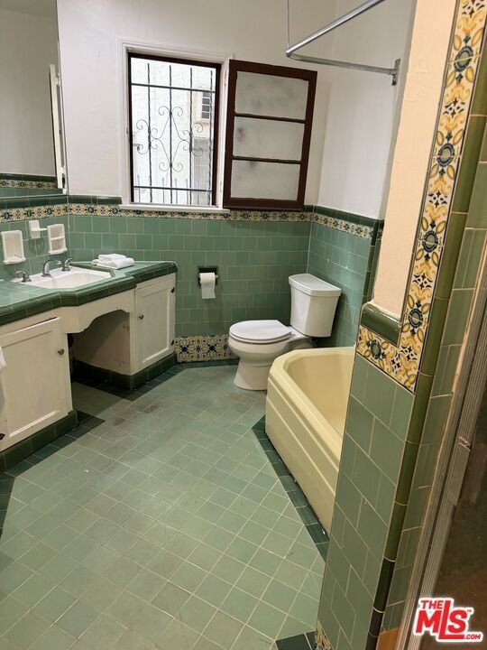 Los Angeles, California, United States 5 - 17987582