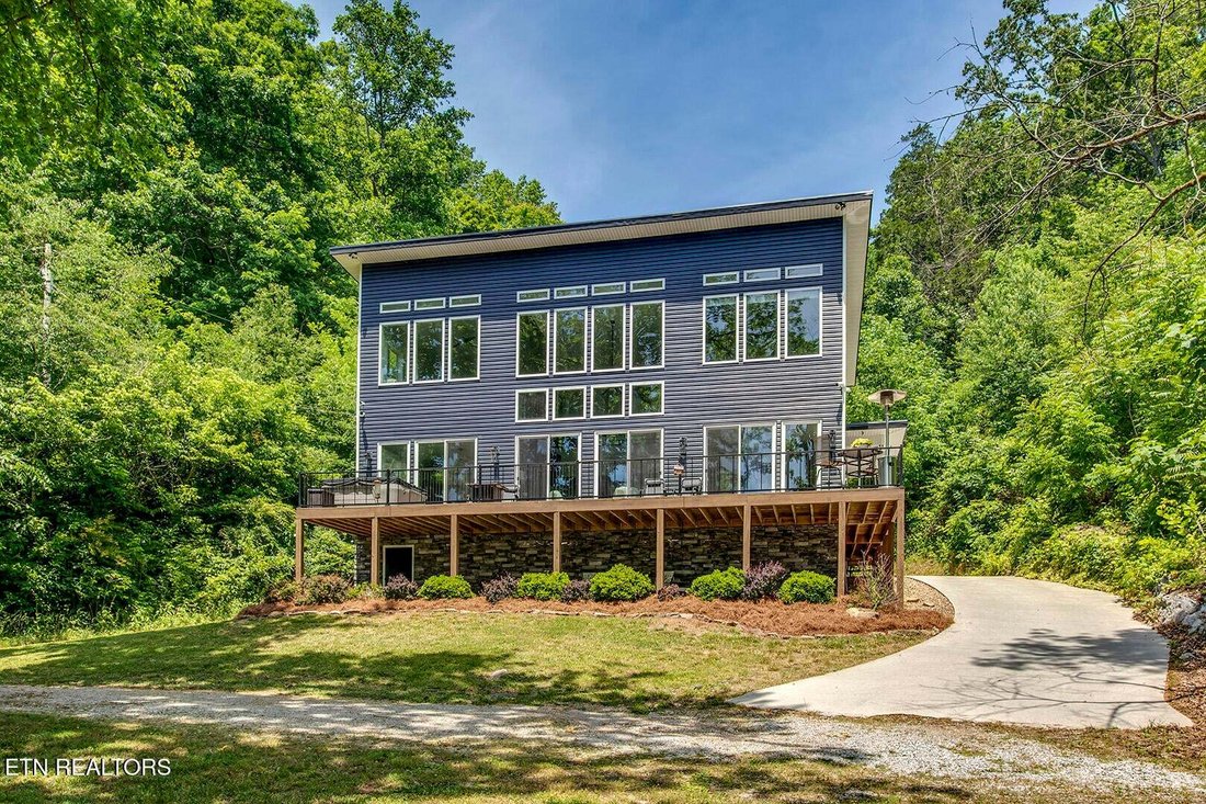 House in Harriman, Tennessee, United States 1 - 17955225