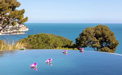 Villa in Èze, Provence-Alpes-Côte d'Azur, France 1