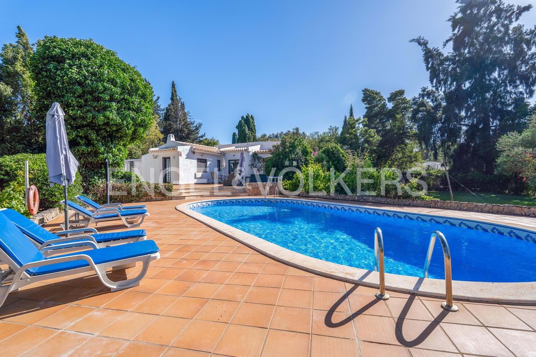 Villa in Mexilhoeira Grande, Algarve, Portugal 1 - 17992526