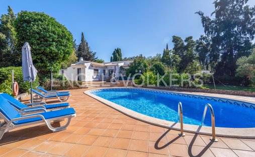 Villa in Mexilhoeira Grande, Algarve, Portugal 1
