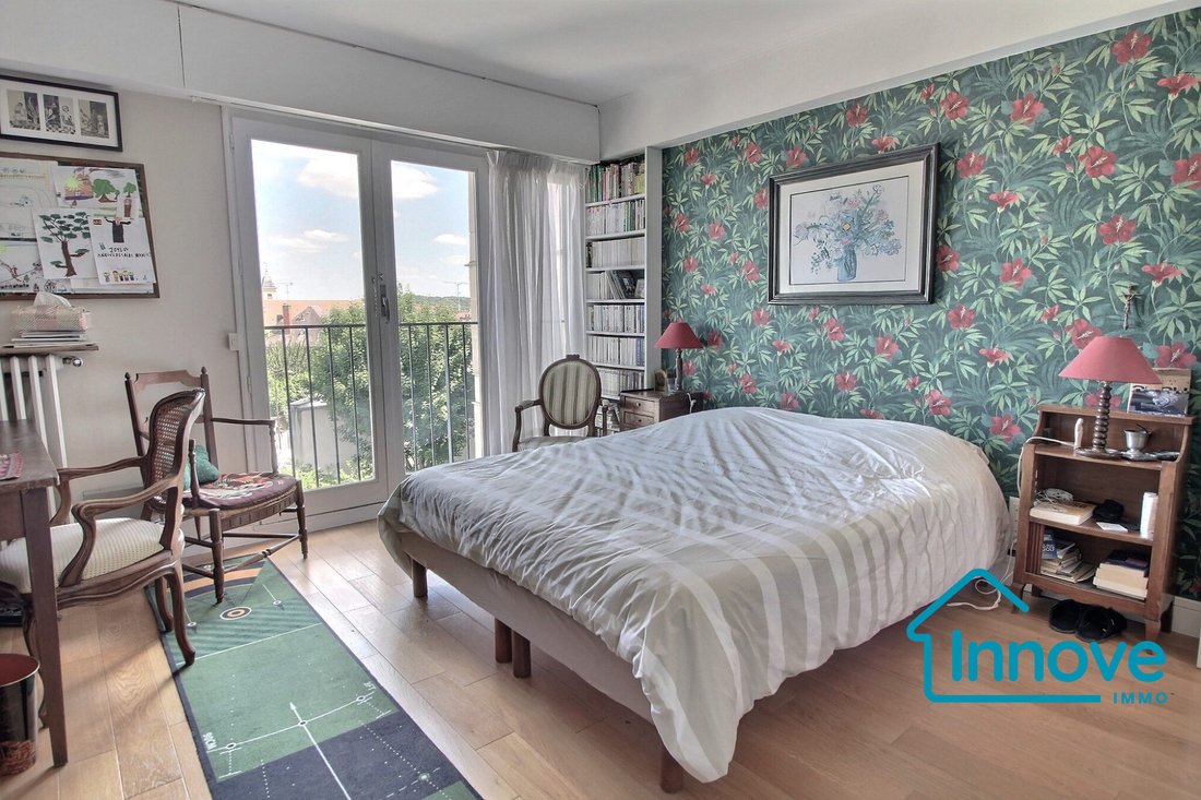 Apartment in Domaine National du Château, Versailles, France 5 - 17995680