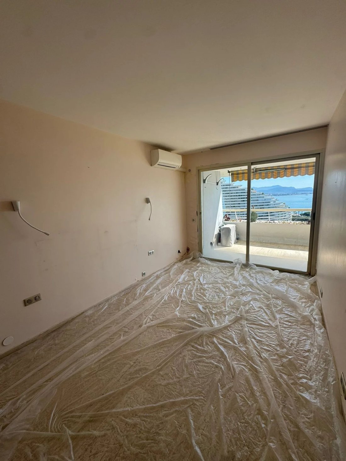 Apartment in Marina, Villeneuve-Loubet, France 5 - 17976627