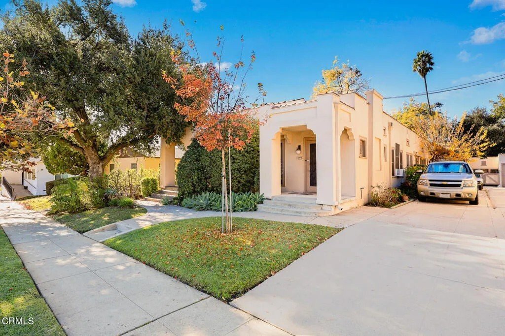 Altadena, California, United States 3 - 17994693