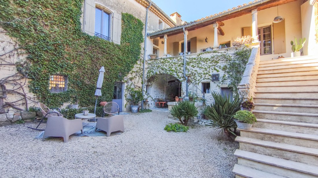 Villa in Uzès, Occitania, France 3 - 17993724