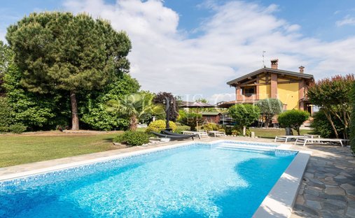 Villa in Borgarello, Lombardy, Italy 1