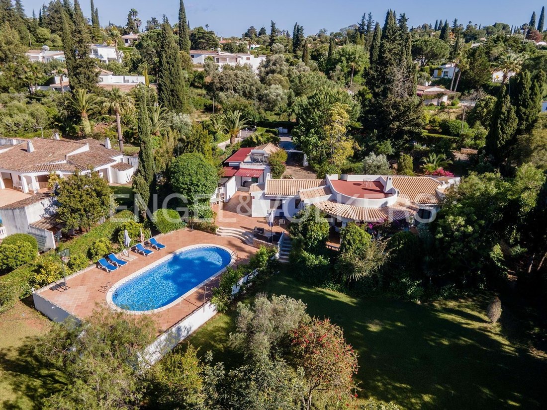 Villa in Mexilhoeira Grande, Algarve, Portugal 3 - 17992526