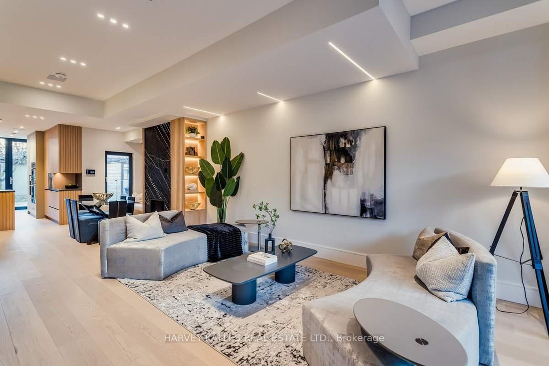 House in Toronto, Ontario, Canada 5 - 17990183