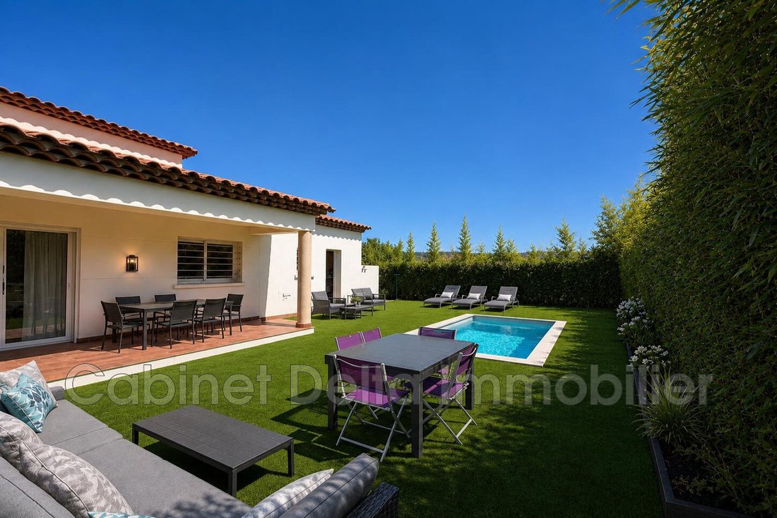Villa in Six-Fours-les-Plages, Provence-Alpes-Côte d'Azur, France 2 - 17985313