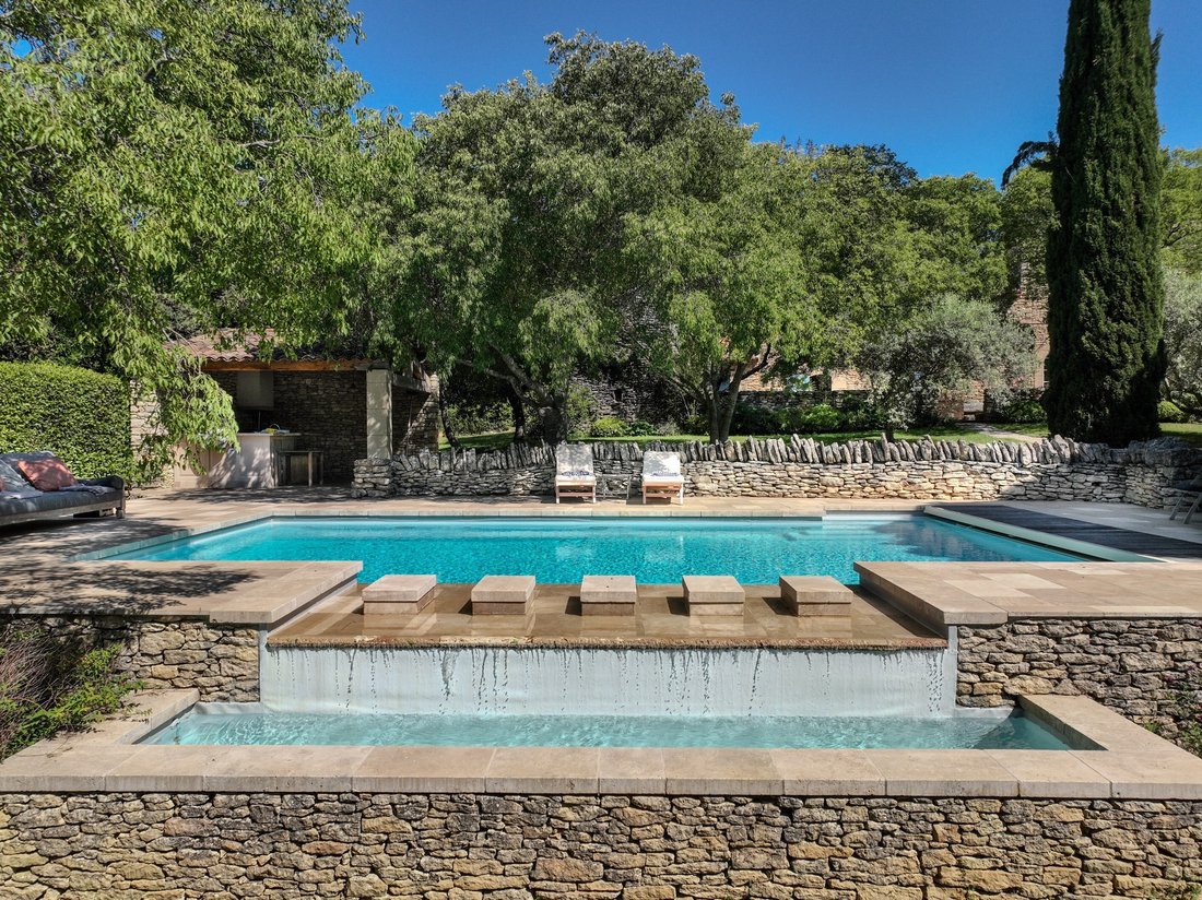 House in Gordes, Provence-Alpes-Côte d'Azur, France 4 - 17989054