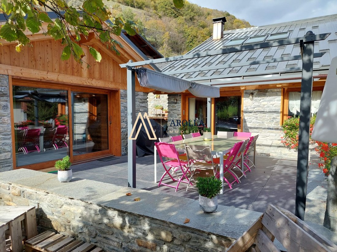 Chalet in Bourg-Saint-Maurice, Auvergne-Rhône-Alpes, France 4 - 17990552