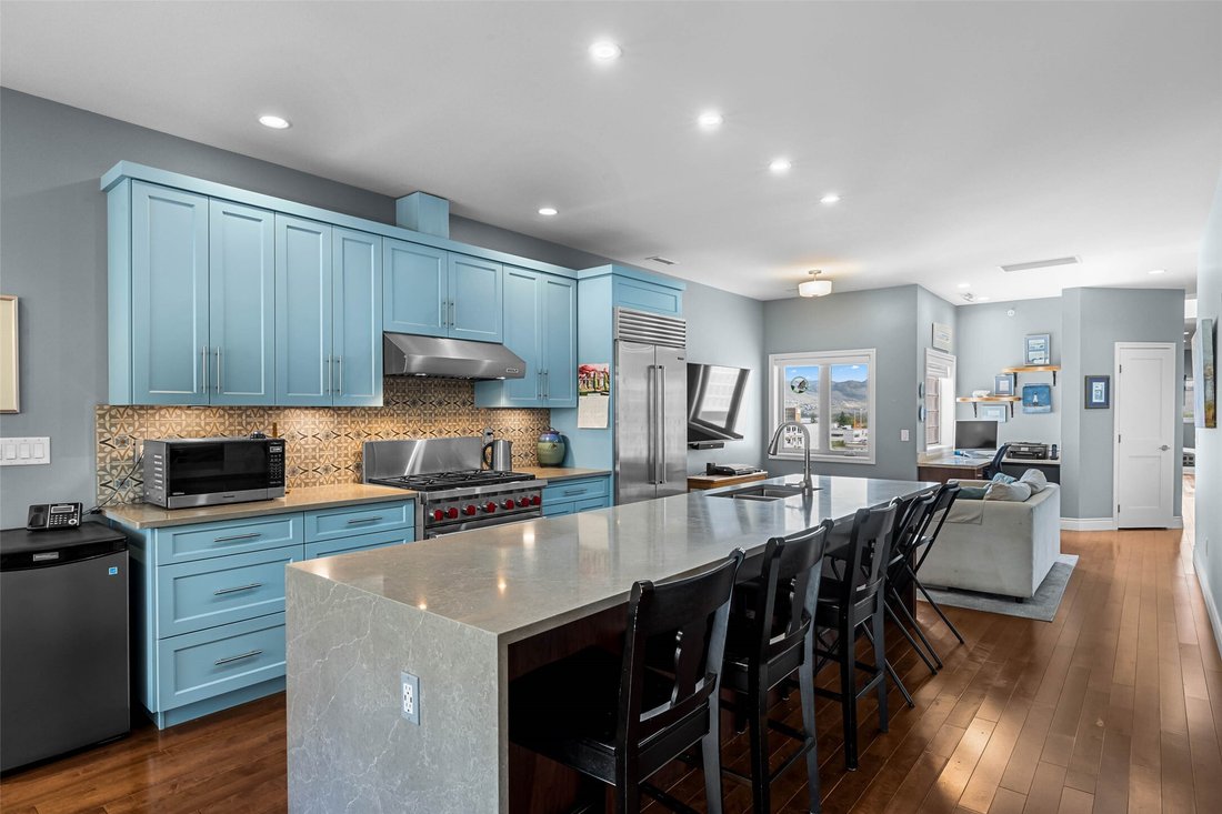 Apartment in Kamloops, British Columbia, Canada 2 - 17989153
