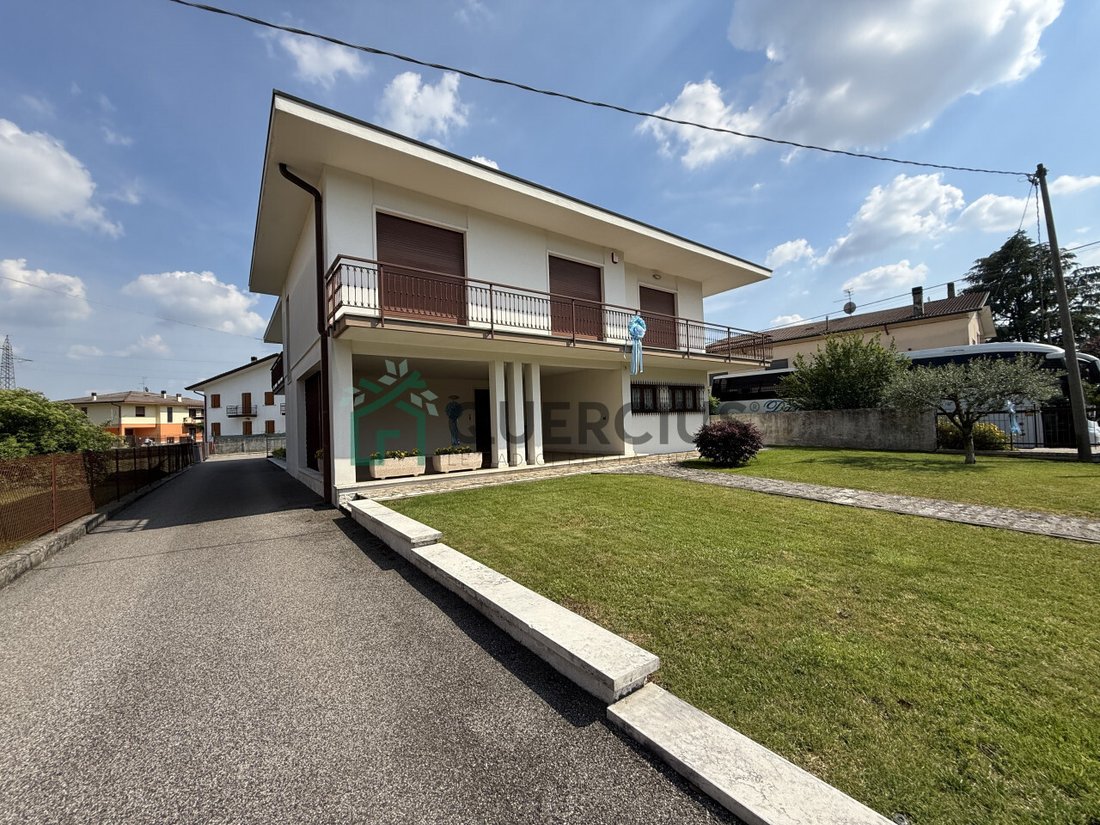 Villa in Monteforte d'Alpone, Veneto, Italy 2 - 17989510