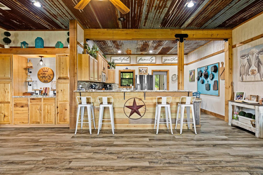 House in Ben Wheeler, Texas, United States 5 - 17994217